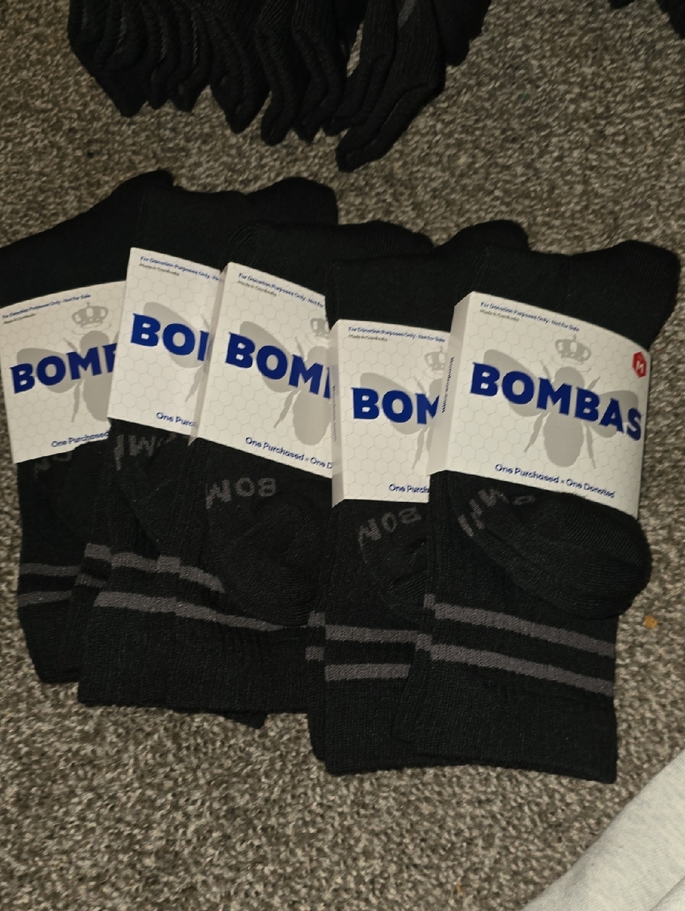 $5 MUST BUNDLE - NWT Bombas Black Crew Athletic Socks with Gray Stripe - 5 Pack